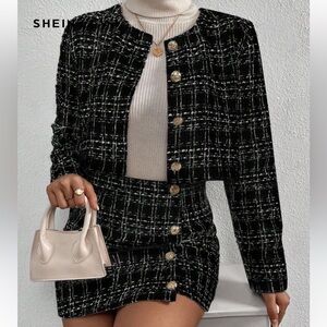 🖤 Chic Black Skirt